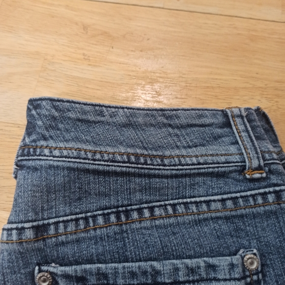 Chicos Platinum size 1 short denim cropped Capri jeans, rolled cuff - Picture 4 of 10